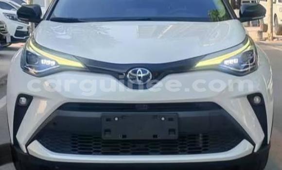 Buy Used Toyota C-HR White Car in Conakry in Conakry Buy Used Toyota C-HR White Car in Conakry in Conakry