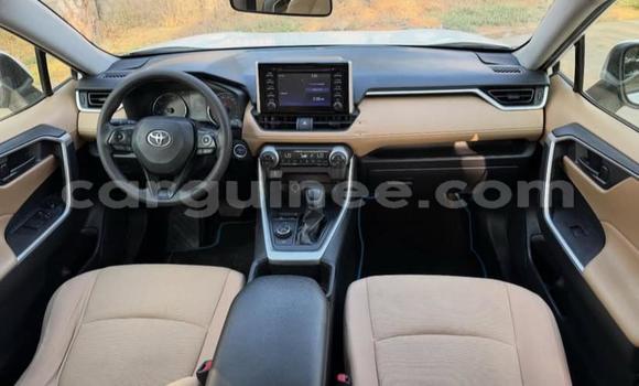 Buy Used Toyota RAV4 White Car in Conakry in Conakry Buy Used Toyota RAV4 White Car in Conakry in Conakry