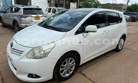 Acheter Occasion Voiture Toyota Verso Blanc à Conakry, Conakry
