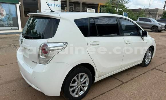 Buy Used Toyota Verso White Car in Conakry in Conakry Buy Used Toyota Verso White Car in Conakry in Conakry