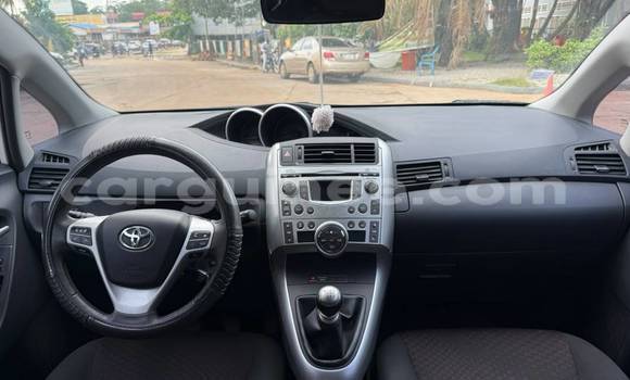 Buy Used Toyota Verso White Car in Conakry in Conakry Buy Used Toyota Verso White Car in Conakry in Conakry