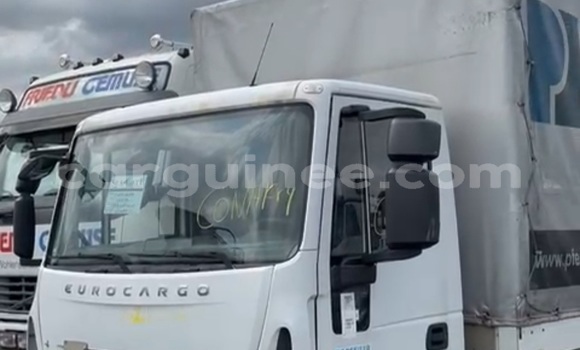 Acheter Import Utilitaire Iveco Cargo Blanc à Conakry, Conakry Acheter Import Utilitaire Iveco Cargo Blanc à Conakry, Conakry