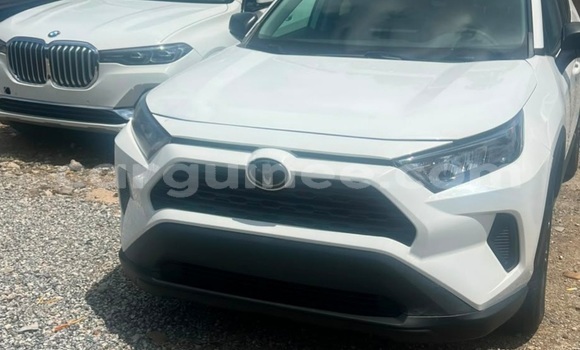 Acheter Import Voiture Toyota RAV4 Blanc à Conakry, Conakry Acheter Import Voiture Toyota RAV4 Blanc à Conakry, Conakry