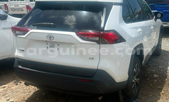 Acheter Import Voiture Toyota RAV4 Blanc à Conakry, Conakry Acheter Import Voiture Toyota RAV4 Blanc à Conakry, Conakry