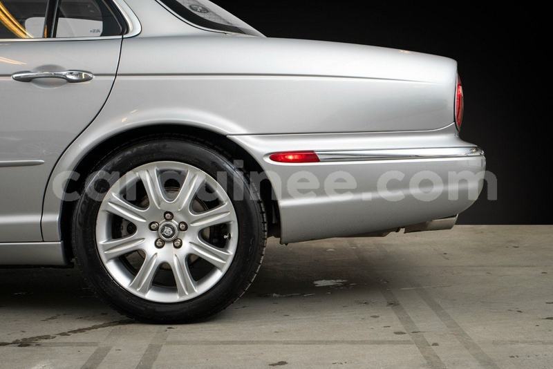 Big with watermark jaguar xj conakry conakry 11069