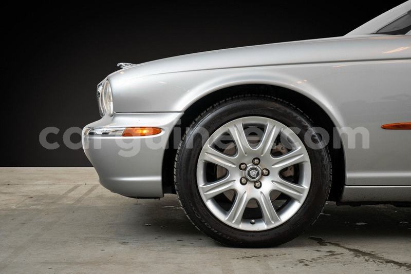 Big with watermark jaguar xj conakry conakry 11069