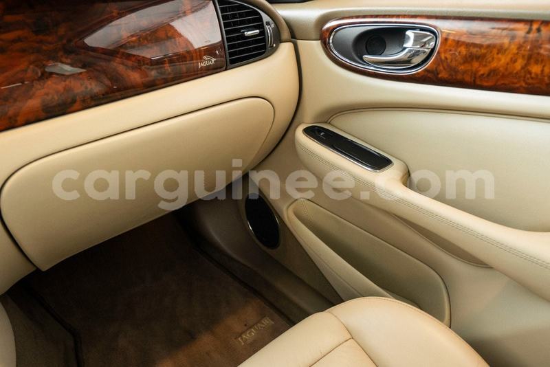Big with watermark jaguar xj conakry conakry 11069
