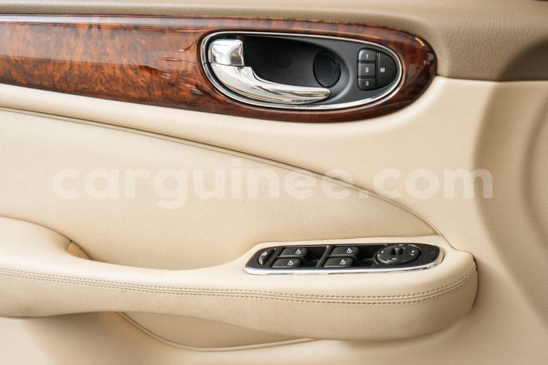 Big with watermark jaguar xj conakry conakry 11069