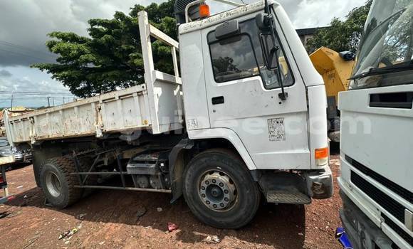 Acheter Import Utilitaire Volvo FL180 Blanc à Conakry, Conakry Acheter Import Utilitaire Volvo FL180 Blanc à Conakry, Conakry