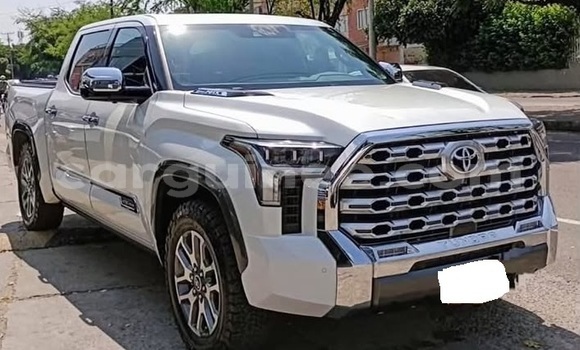 Acheter Occasion Voiture Toyota Tundra Blanc à Conakry, Conakry