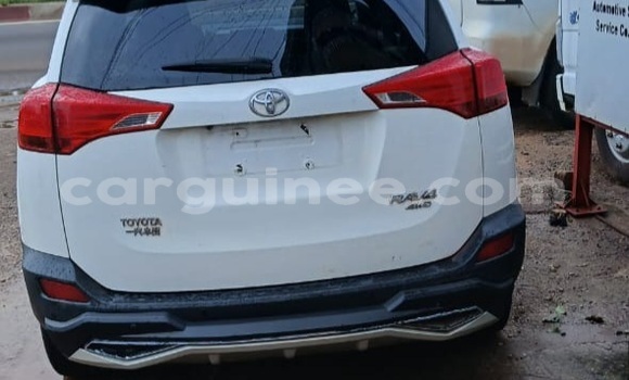 Acheter Import Voiture Toyota RAV4 Blanc à Conakry, Conakry Acheter Import Voiture Toyota RAV4 Blanc à Conakry, Conakry