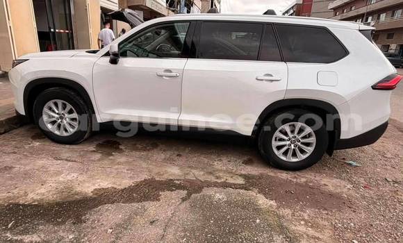Acheter Import Voiture Toyota Highlander Blanc à Conakry, Conakry