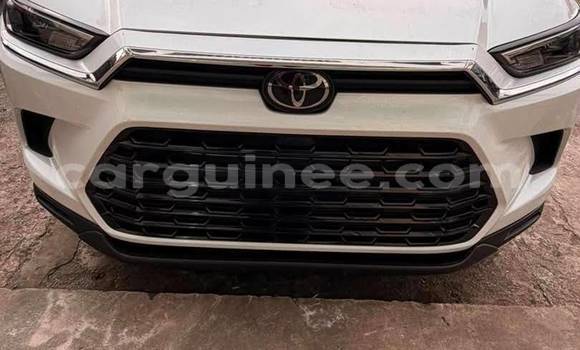 Acheter Import Voiture Toyota Highlander Blanc à Conakry, Conakry Acheter Import Voiture Toyota Highlander Blanc à Conakry, Conakry