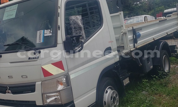 Acheter Import Utilitaire Mitsubishi Van Blanc à Conakry, Conakry