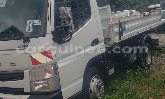 Acheter Import Utilitaire Mitsubishi Van Blanc à Conakry, Conakry Acheter Import Utilitaire Mitsubishi Van Blanc à Conakry, Conakry
