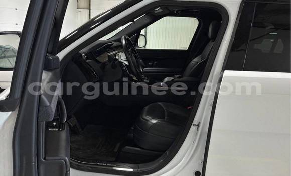 Acheter Import Voiture Land Rover Range Rover Velar Blanc à Conakry, Conakry Acheter Import Voiture Land Rover Range Rover Velar Blanc à Conakry, Conakry