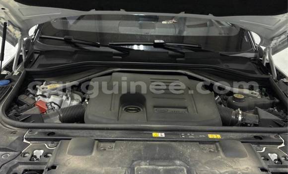 Acheter Import Voiture Land Rover Range Rover Velar Blanc à Conakry, Conakry Acheter Import Voiture Land Rover Range Rover Velar Blanc à Conakry, Conakry