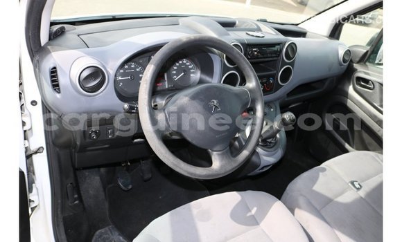 Acheter Import Voiture Peugeot Partner Blanc à Import - Dubai, Conakry
