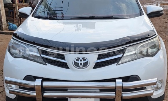 Acheter Occasion Voiture Toyota RAV4 Blanc à Conakry, Conakry Acheter Occasion Voiture Toyota RAV4 Blanc à Conakry, Conakry