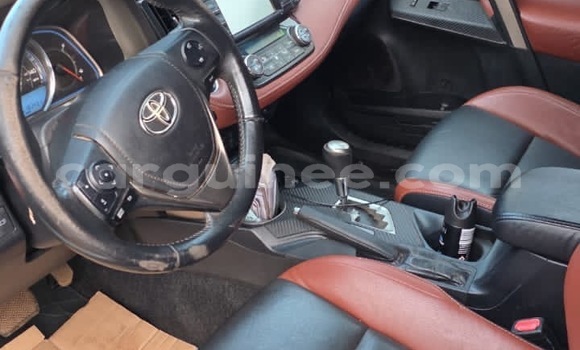 Acheter Occasion Voiture Toyota RAV4 Blanc à Conakry, Conakry Acheter Occasion Voiture Toyota RAV4 Blanc à Conakry, Conakry