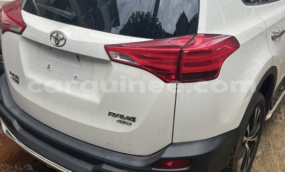 Acheter Import Voiture Toyota RAV4 Blanc à Conakry, Conakry Acheter Import Voiture Toyota RAV4 Blanc à Conakry, Conakry
