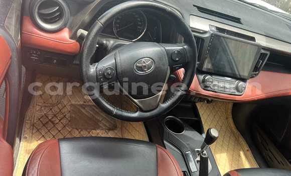 Acheter Import Voiture Toyota RAV4 Blanc à Conakry, Conakry Acheter Import Voiture Toyota RAV4 Blanc à Conakry, Conakry