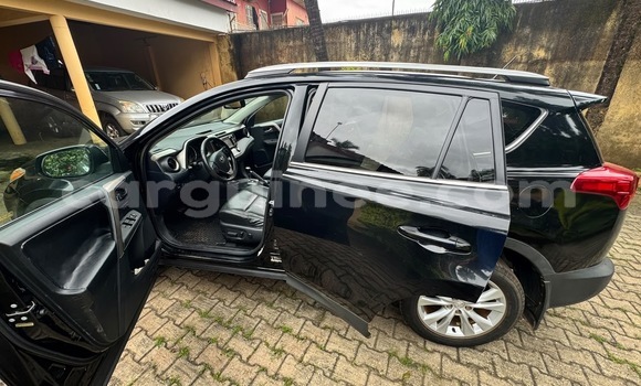Acheter Import Voiture Toyota RAV4 Noir à Conakry, Conakry Acheter Import Voiture Toyota RAV4 Noir à Conakry, Conakry