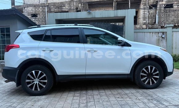 Acheter Import Voiture Toyota RAV4 Blanc à Conakry, Conakry Acheter Import Voiture Toyota RAV4 Blanc à Conakry, Conakry