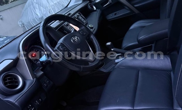 Acheter Import Voiture Toyota RAV4 Blanc à Conakry, Conakry Acheter Import Voiture Toyota RAV4 Blanc à Conakry, Conakry
