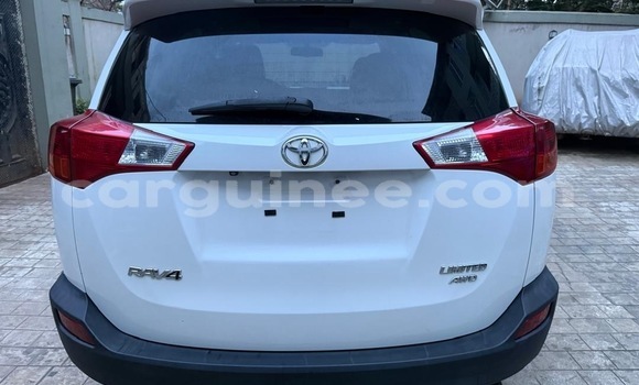 Acheter Import Voiture Toyota RAV4 Blanc à Conakry, Conakry Acheter Import Voiture Toyota RAV4 Blanc à Conakry, Conakry