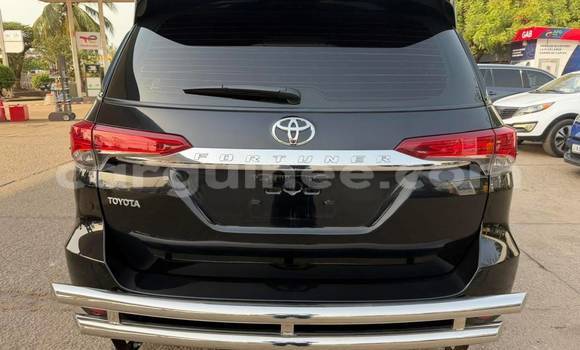 Acheter Neuf Voiture Toyota Fortuner Noir à Conakry, Conakry Acheter Neuf Voiture Toyota Fortuner Noir à Conakry, Conakry