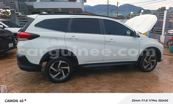 Acheter Import Voiture Toyota Rush Blanc à Conakry, Conakry Acheter Import Voiture Toyota Rush Blanc à Conakry, Conakry