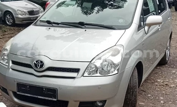 Acheter Import Voiture Toyota Corolla Verso Gris à Conakry, Conakry Acheter Import Voiture Toyota Corolla Verso Gris à Conakry, Conakry