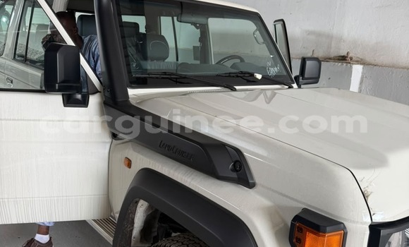 Acheter Neuf Voiture Toyota Land Cruiser Blanc à Conakry, Conakry Acheter Neuf Voiture Toyota Land Cruiser Blanc à Conakry, Conakry