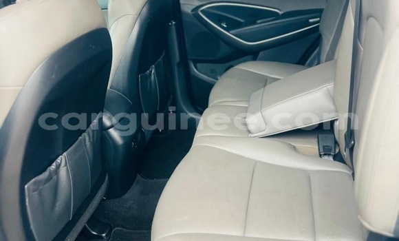 Acheter Import Voiture Hyundai Santa Fe Blanc à Conakry, Conakry Acheter Import Voiture Hyundai Santa Fe Blanc à Conakry, Conakry