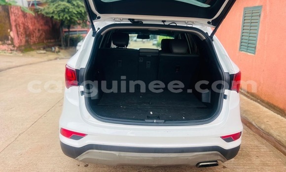 Acheter Import Voiture Hyundai Santa Fe Blanc à Conakry, Conakry Acheter Import Voiture Hyundai Santa Fe Blanc à Conakry, Conakry