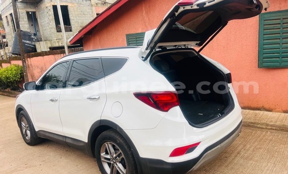 Acheter Import Voiture Hyundai Santa Fe Blanc à Conakry, Conakry Acheter Import Voiture Hyundai Santa Fe Blanc à Conakry, Conakry