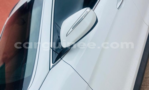 Acheter Import Voiture Hyundai Santa Fe Blanc à Conakry, Conakry Acheter Import Voiture Hyundai Santa Fe Blanc à Conakry, Conakry