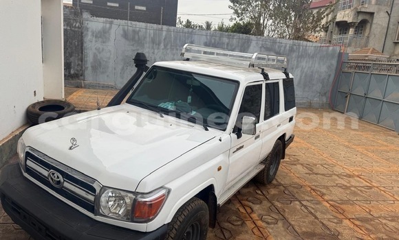 Acheter Occasion Voiture Toyota Land Cruiser Blanc à Conakry, Conakry