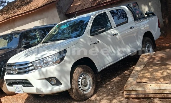 Acheter Occasion Voiture Toyota Hilux Blanc à Conakry, Conakry