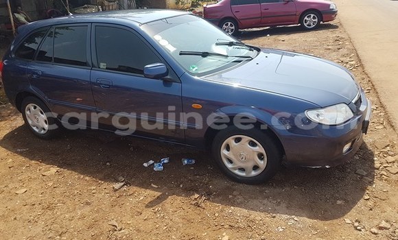 Acheter Occasion Voiture Mazda 323 Bleu à Conakry, Conakry Acheter Occasion Voiture Mazda 323 Bleu à Conakry, Conakry