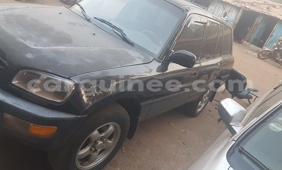 Acheter Occasion Voiture Toyota RAV4 Noir à Conakry, Conakry Acheter Occasion Voiture Toyota RAV4 Noir à Conakry, Conakry