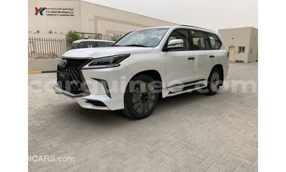 Acheter Import Voiture Lexus LX Blanc à Import - Dubai, Conakry Acheter Import Voiture Lexus LX Blanc à Import - Dubai, Conakry