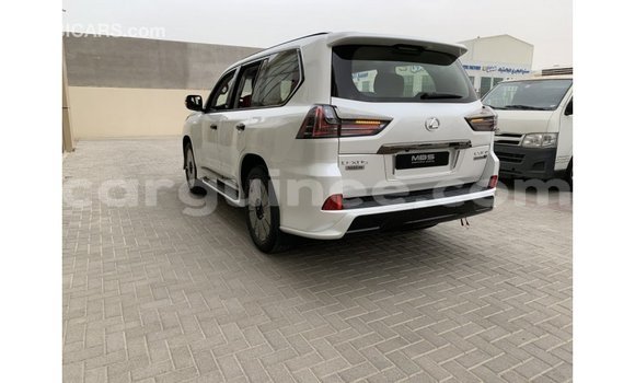 Acheter Import Voiture Lexus LX Blanc à Import - Dubai, Conakry Acheter Import Voiture Lexus LX Blanc à Import - Dubai, Conakry