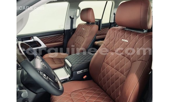Buy Import Toyota Land Cruiser Black Car in Import - Dubai in Conakry Buy Import Toyota Land Cruiser Black Car in Import - Dubai in Conakry