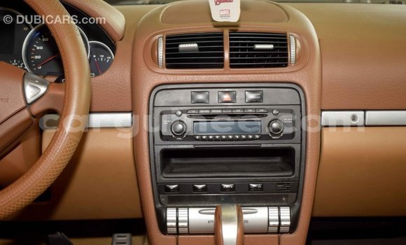 Acheter Import Voiture Porsche Cayenne Vert à Import - Dubai, Conakry Acheter Import Voiture Porsche Cayenne Vert à Import - Dubai, Conakry