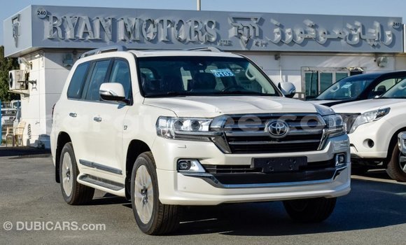 Buy Import Toyota Land Cruiser White Car in Import - Dubai in Conakry Buy Import Toyota Land Cruiser White Car in Import - Dubai in Conakry