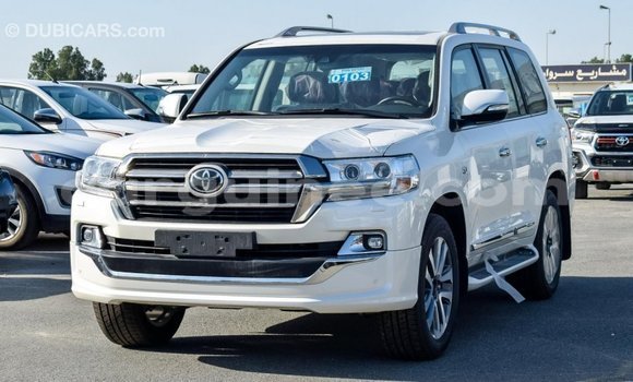 Buy Import Toyota Land Cruiser White Car in Import - Dubai in Conakry Buy Import Toyota Land Cruiser White Car in Import - Dubai in Conakry