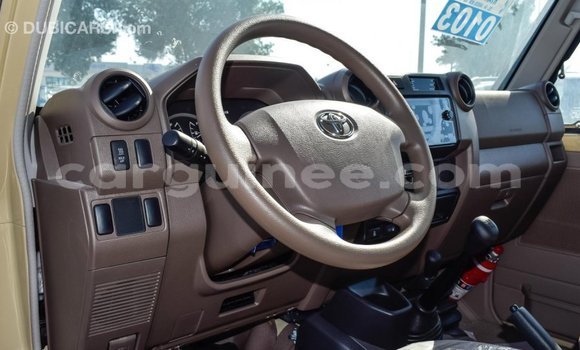 Buy Import Toyota Land Cruiser Beige Car in Import - Dubai in Conakry Buy Import Toyota Land Cruiser Beige Car in Import - Dubai in Conakry
