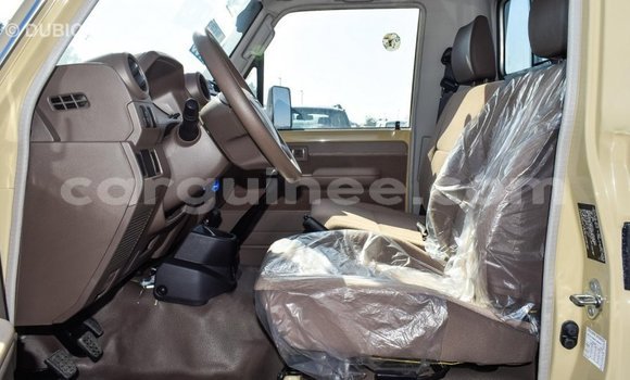 Buy Import Toyota Land Cruiser Beige Car in Import - Dubai in Conakry Buy Import Toyota Land Cruiser Beige Car in Import - Dubai in Conakry